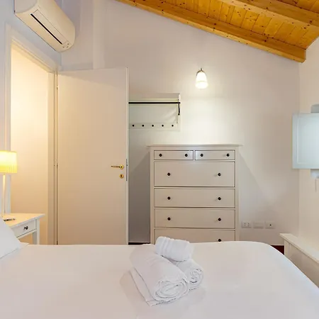 Calicantus Atena Apartament *